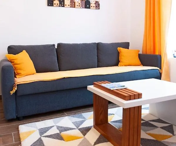 Paunovi Cardaci Sa Garaznim Mestom