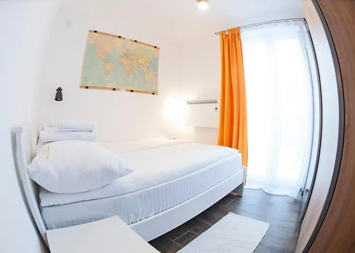 Paunovi Cardaci Sa Garaznim Mestom Apartament